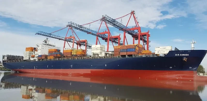 E.R.CANADA Container Ship IMO 9231236 photo 9