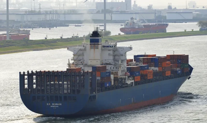 E.R.DENMARK Container Ship IMO 9231250 photo 3