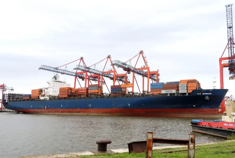 E.R.DENMARK Container Ship IMO 9231250 photo 10