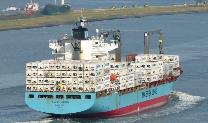 MAERSK NEWBURY Container Ship IMO 9231470 photo 4