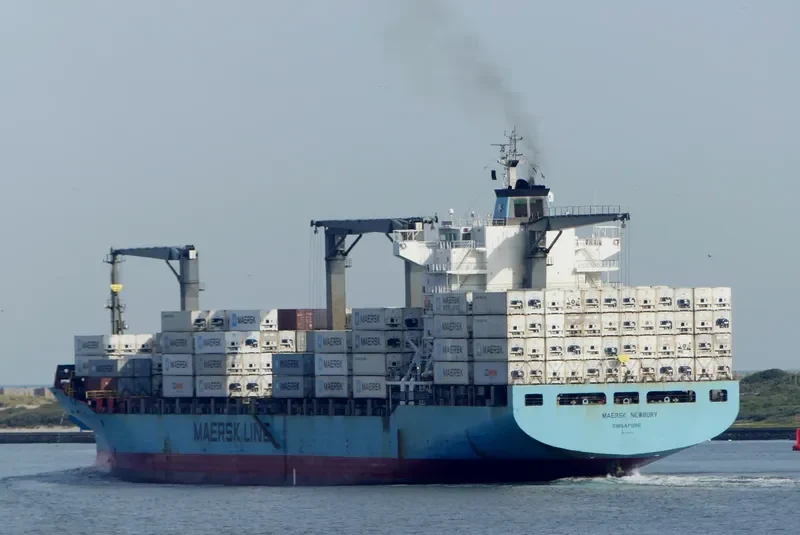 MAERSK NEWBURY Container Ship IMO 9231470 photo 5