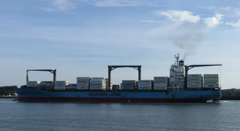 MAERSK NEWBURY Container Ship IMO 9231470 photo 6