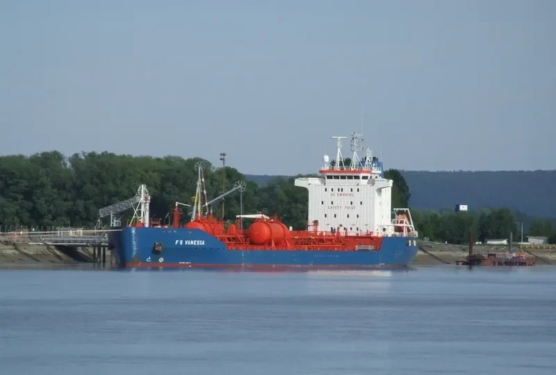 LEVANTO Tanker IMO 9231602 photo 2
