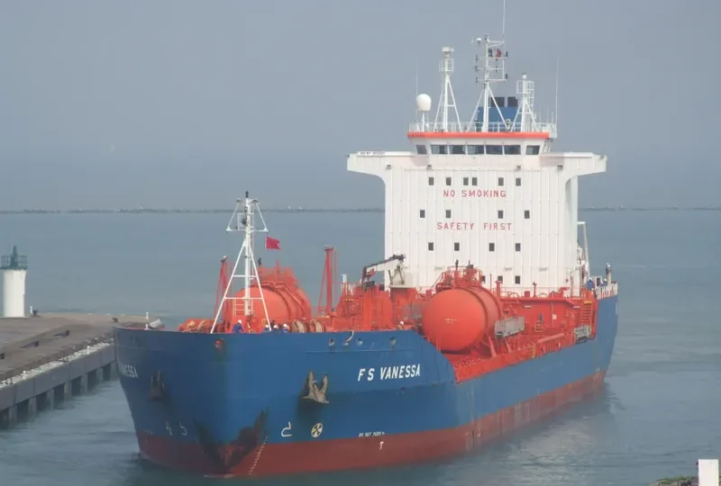 LEVANTO Tanker IMO 9231602 photo 4