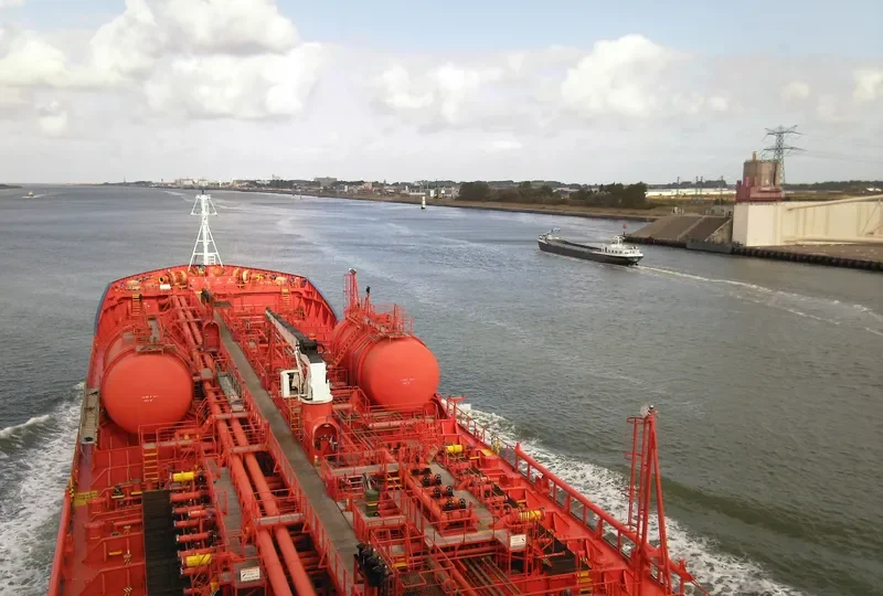 LEVANTO Tanker IMO 9231602 photo 9