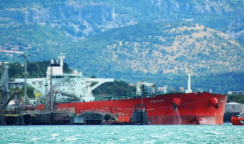 CLARA Tanker IMO 9231767 photo 9