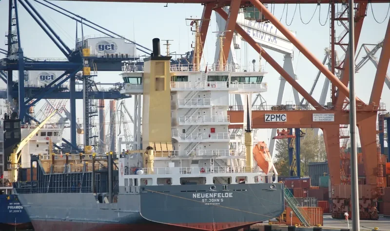 NEUENFELDE Container Ship IMO 9231846 photo 9