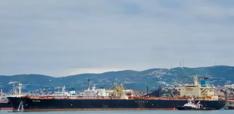 VENICE Tanker IMO 9231901 photo 2
