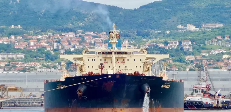 VENICE Tanker IMO 9231901 photo 3