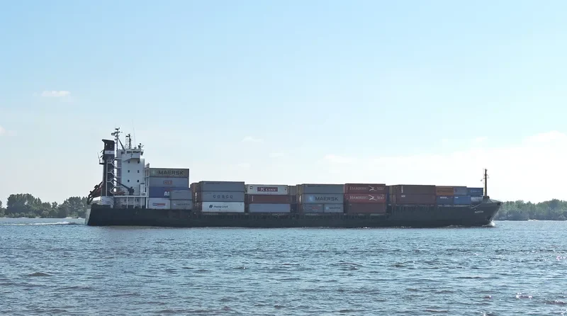 KAMOKUIKI Container Ship IMO 9232979 photo 9