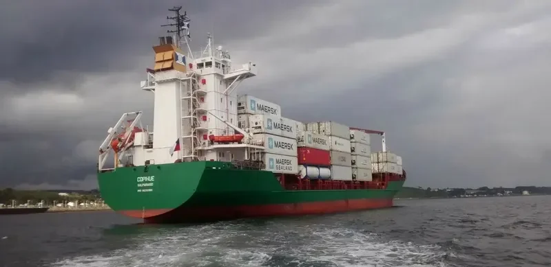 COPIHUE Container Ship IMO 9232981 photo 4