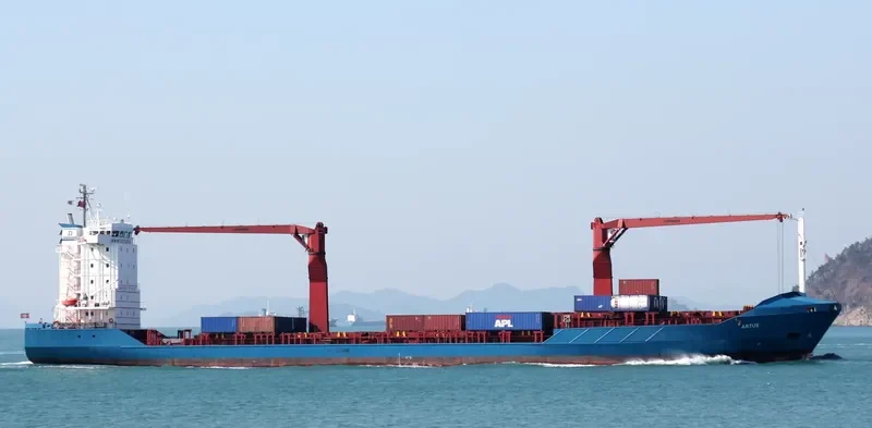 COPIHUE Container Ship IMO 9232981 photo 10