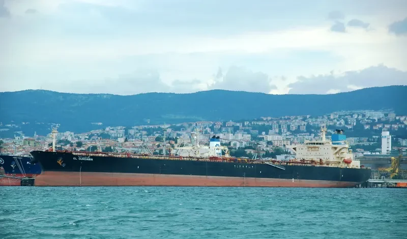 EL GURDABIA Tanker IMO 9233208 photo 4