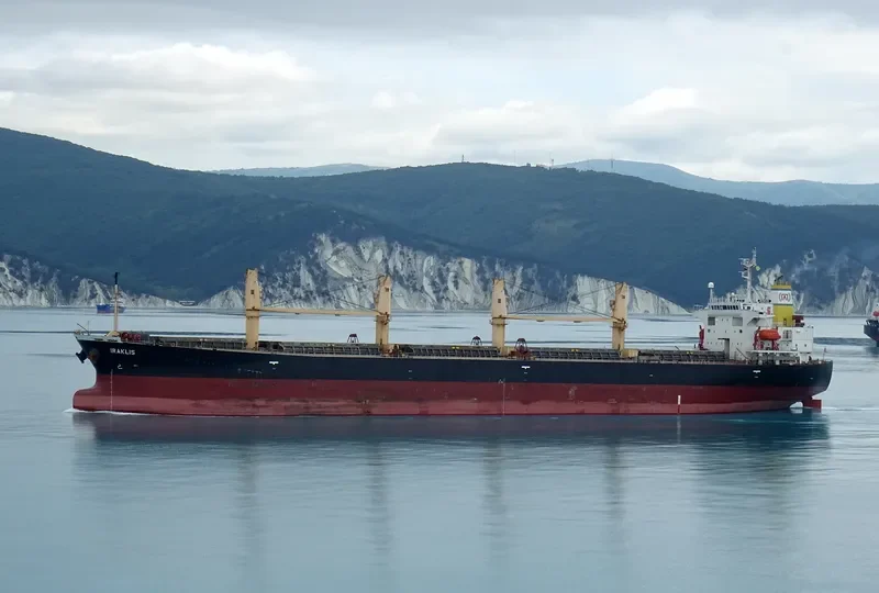 IRAKLIS Bulk Carrier IMO 9233430 photo 3
