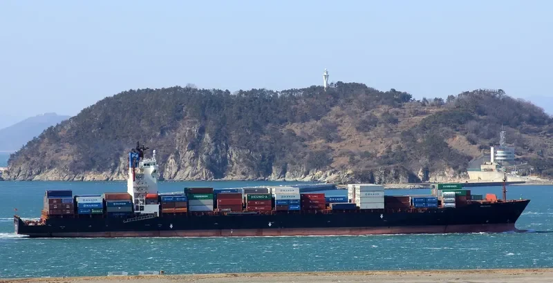 HOLSATIA Container Ship IMO 9233856 photo 2