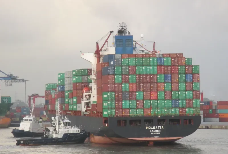 HOLSATIA Container Ship IMO 9233856 photo 4
