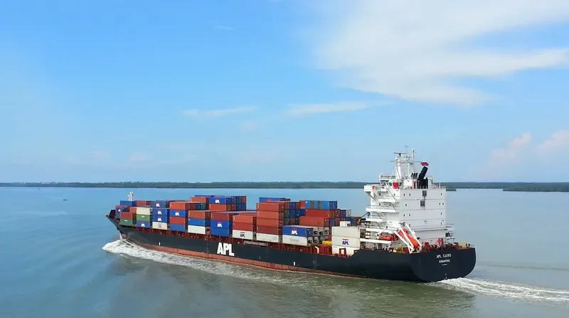 APL CAIRO Container Ship IMO 9234109 photo 2
