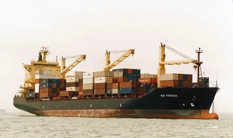 MSC RADIANT III Container Ship IMO 9235402 photo 2