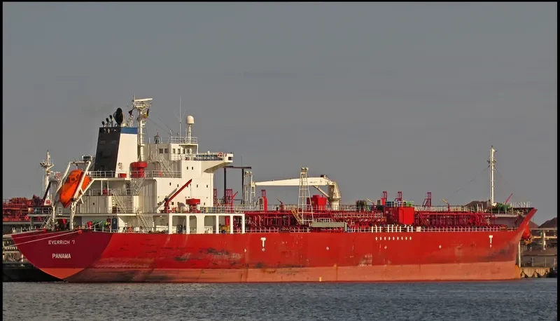 EVERRICH 7 Tanker IMO 9235476 photo 2