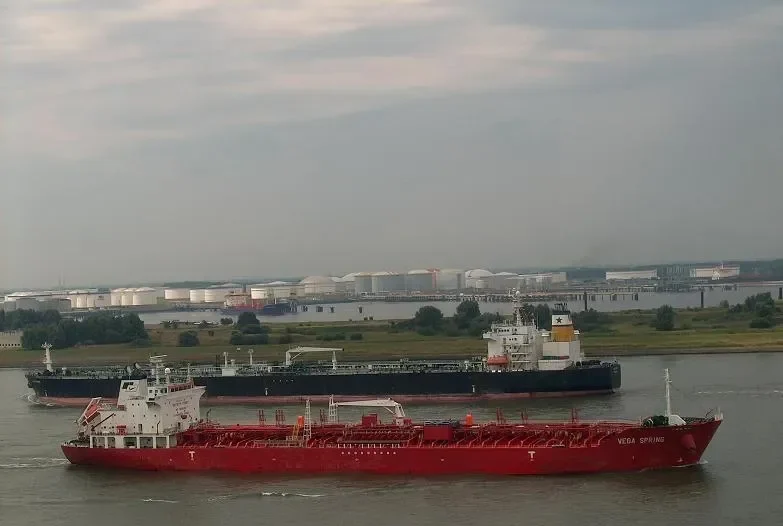 EVERRICH 7 Tanker IMO 9235476 photo 9