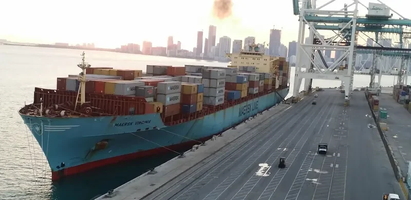 MAERSK VIRGINIA Container Ship IMO 9235531 photo 3