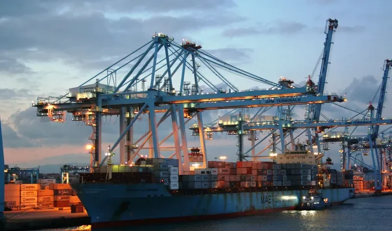 MAERSK GATESHEAD Container Ship IMO 9235543 photo 10