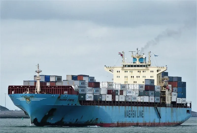 MAERSK GIRONDE Container Ship IMO 9235555 photo 2