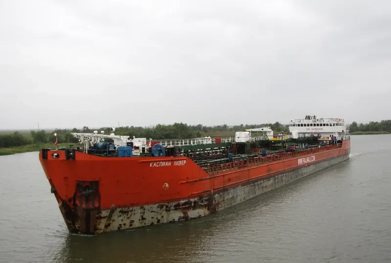 CASPIAN LEADER Tanker IMO 9235684 photo 3