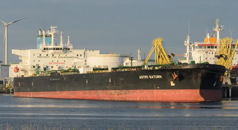 ASTRO SATURN Tanker IMO 9235725 photo 3