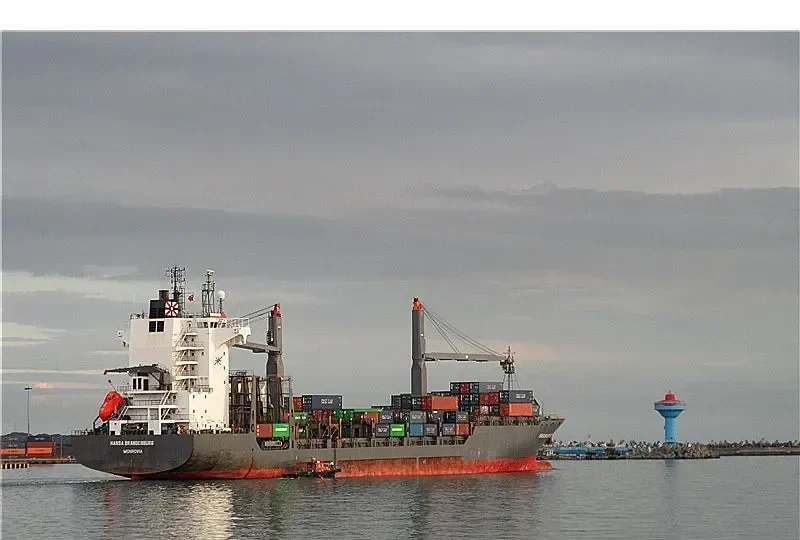 HANSA BRANDENBURG Container Ship IMO 9236236 photo 9