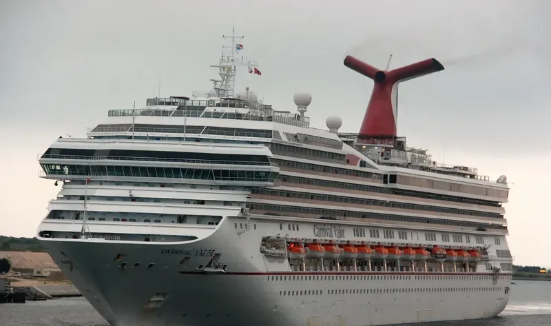 CARNIVAL VALOR Passenger Ship IMO 9236389 photo 2