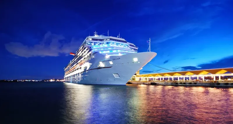 CARNIVAL VALOR Passenger Ship IMO 9236389 photo 5