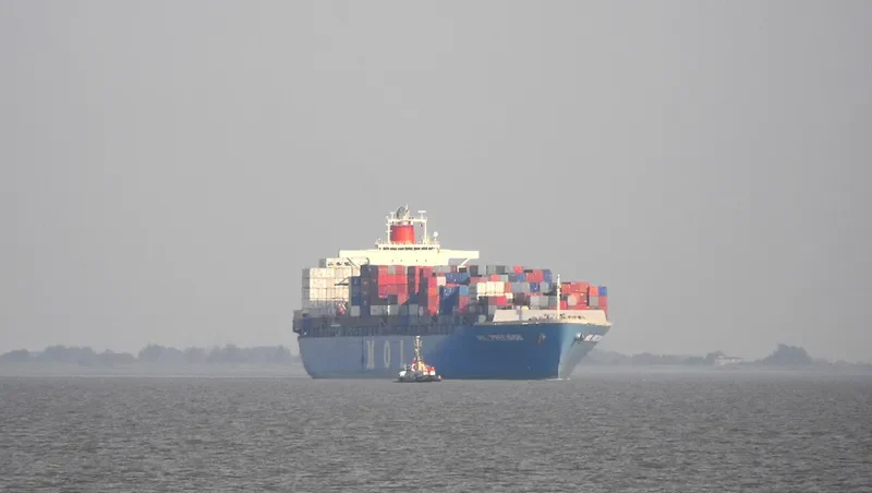 MOL PRECISION Container Ship IMO 9236470 photo 4
