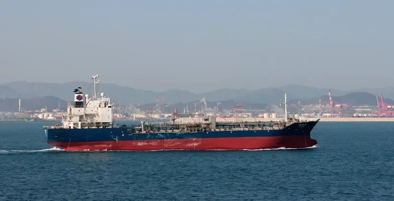 DL JADE Tanker IMO 9236913 photo 5