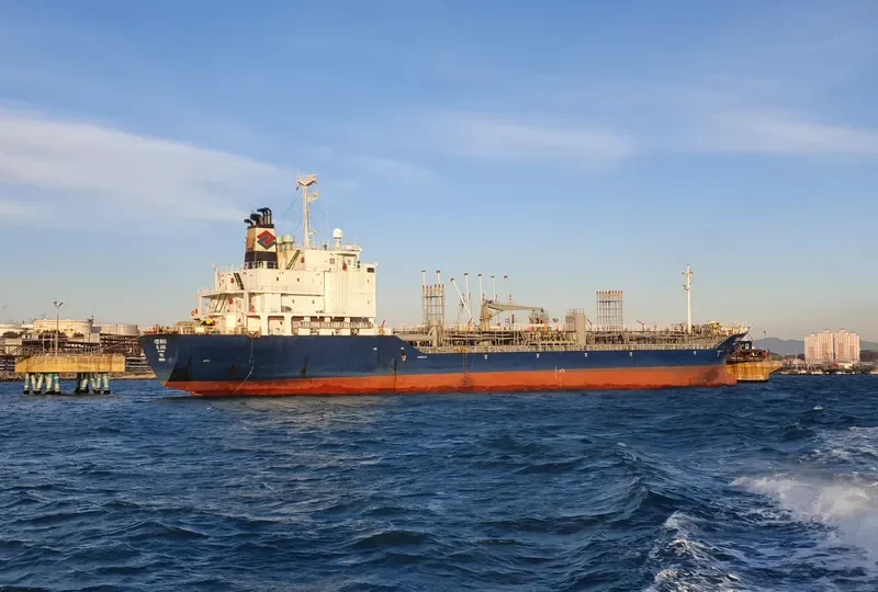 DL JADE Tanker IMO 9236913 photo 10