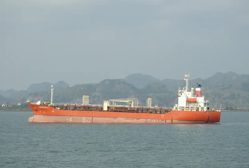 LONG PHU 16 Tanker IMO 9236925 photo 2