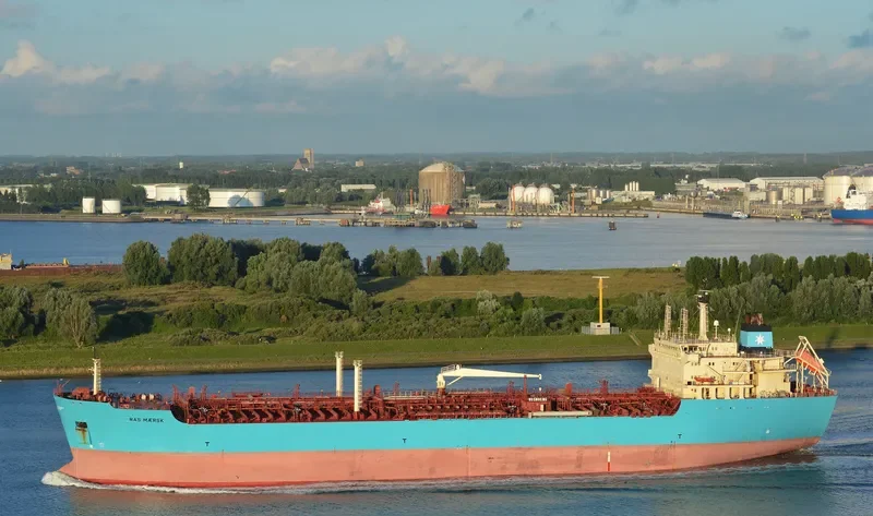 RAS MAERSK Tanker IMO 9236999 photo 6