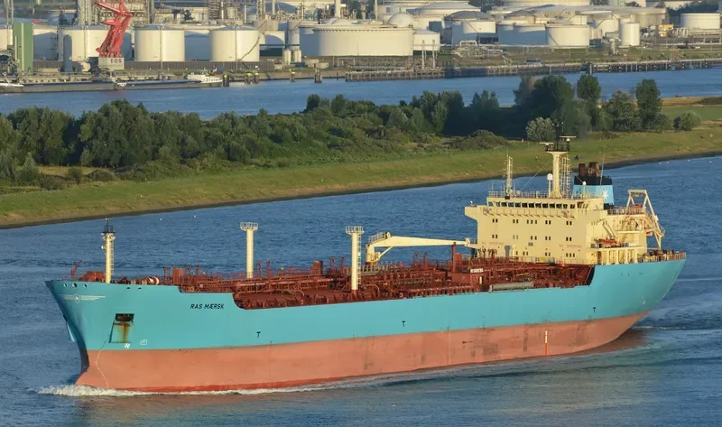 RAS MAERSK Tanker IMO 9236999 photo 7