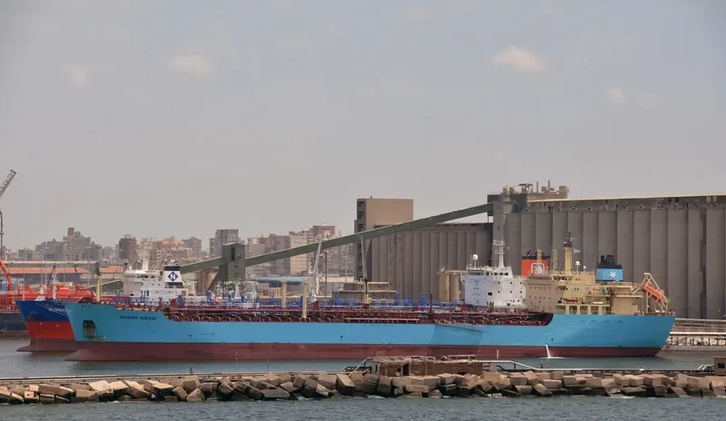 ROBERT MAERSK Tanker IMO 9237008 photo 3