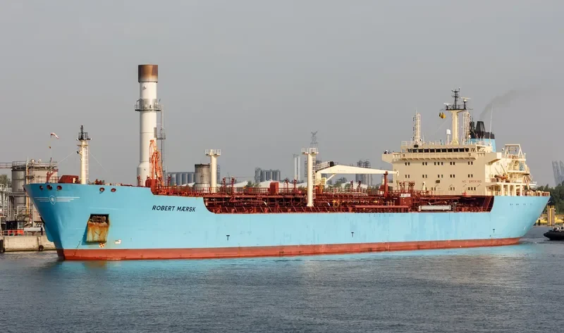 ROBERT MAERSK Tanker IMO 9237008 photo 7