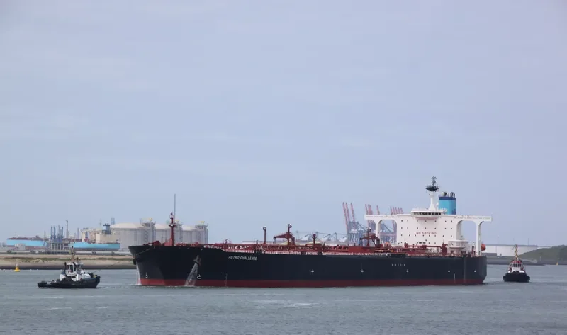 LIGERA Tanker IMO 9237072 photo 6