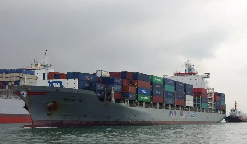 WAN HAI 306 Container Ship IMO 9237084 photo 3