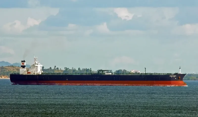 GULF FALCON Tanker IMO 9237539 photo 3