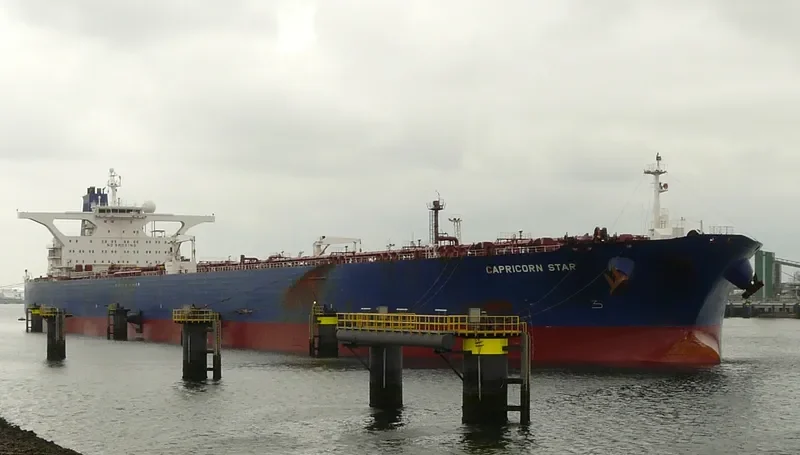 LULU Tanker IMO 9237797 photo 2
