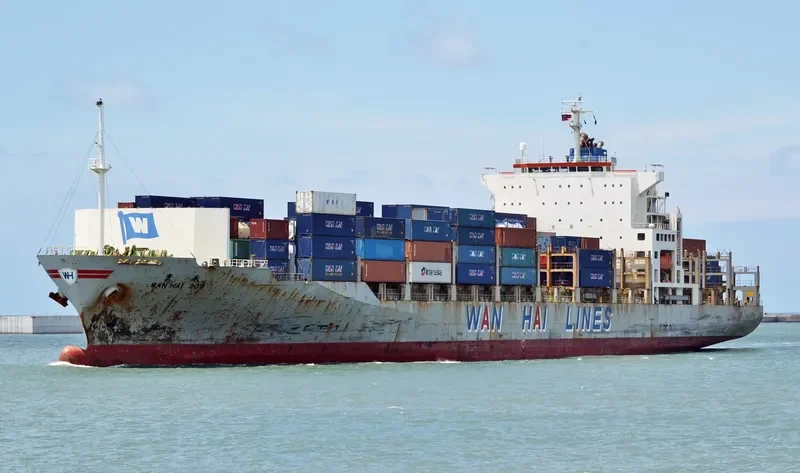 WAN HAI 303 Container Ship IMO 9238179 photo 9