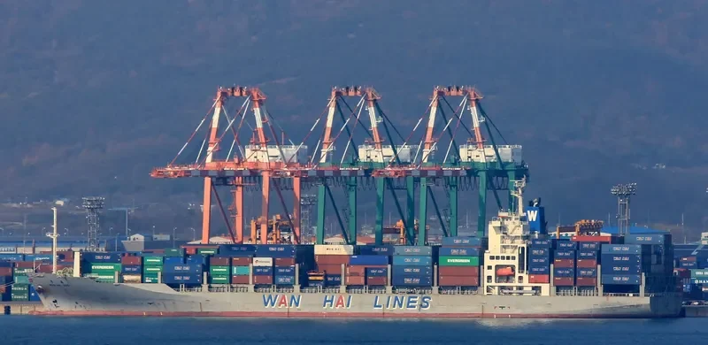 WAN HAI 305 Container Ship IMO 9238181 photo 3