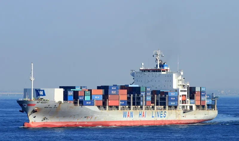 WAN HAI 305 Container Ship IMO 9238181 photo 10