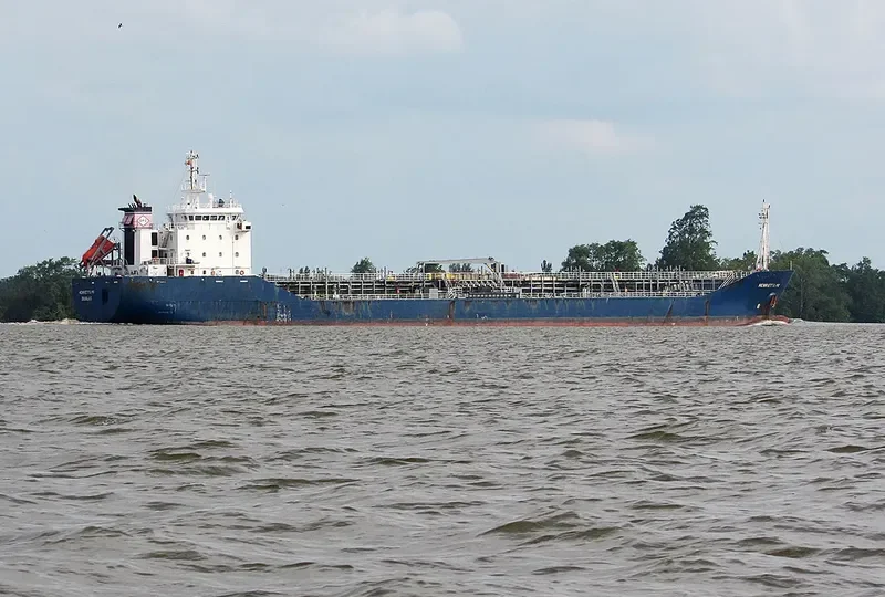 HENRIETTA PG Tanker IMO 9238442 photo 7