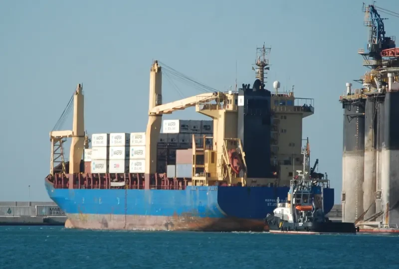 REPULSE BAY Container Ship IMO 9238698 photo 7