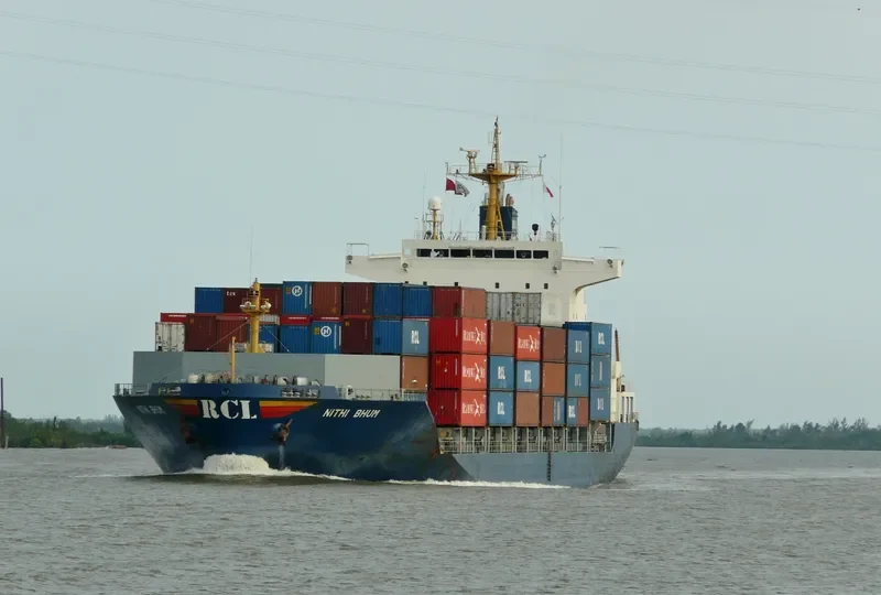NITHI BHUM Container Ship IMO 9240469 photo 3
